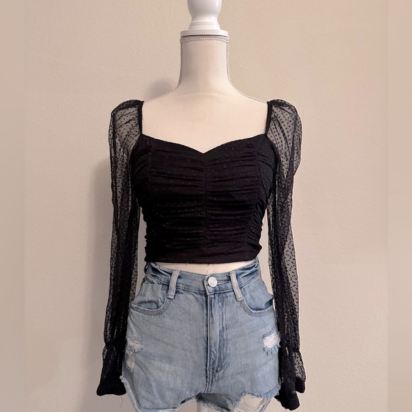 Tops - Black Puffed Sheer Sleeve Rushed Front Zippered Back Size Small